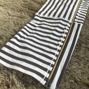 Lululemon reversible zipped scarf